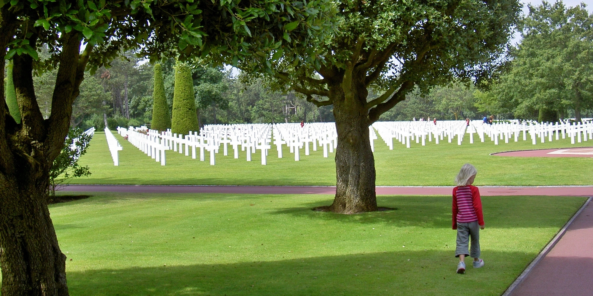 Den Amerikanska kyrkogården vid Omaha Beach Den Amerikanska kyrkogården vid Omaha Beach