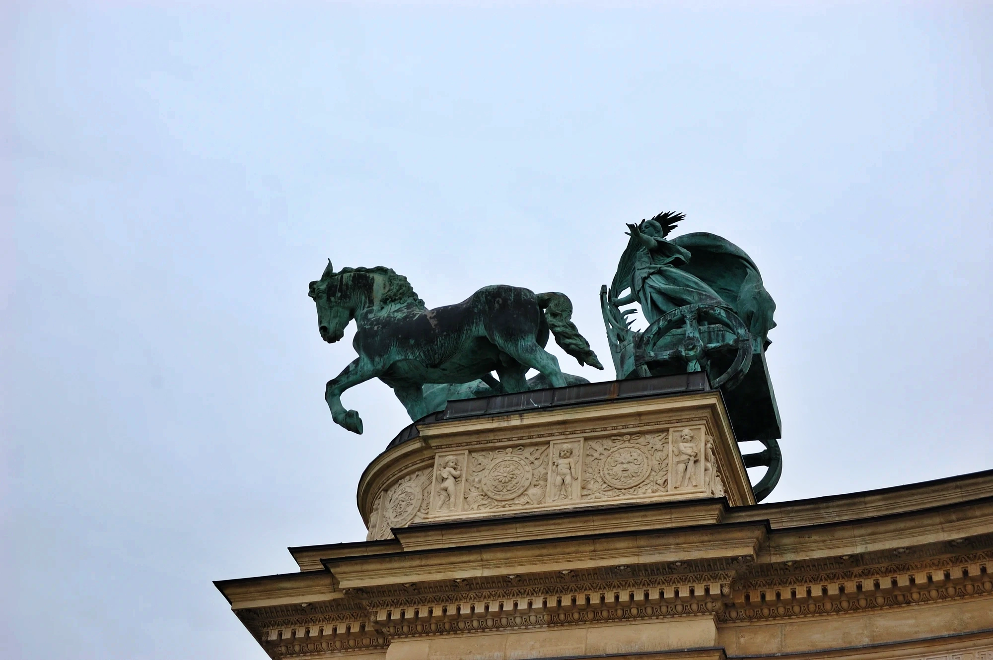 Detalj från Hjältarnas torg Detalj från Hjältarnas torg