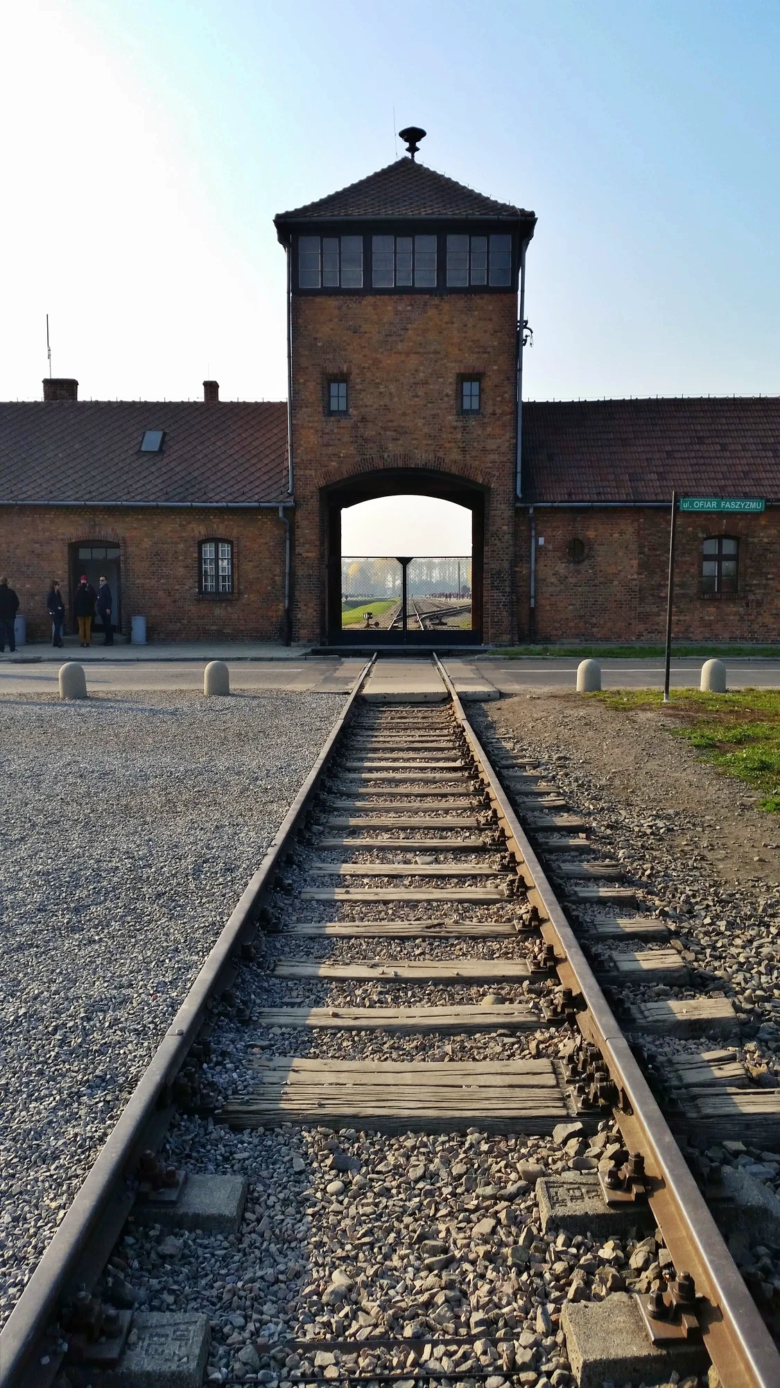 Birkenu, världens mest fruktansvärda ställe. Bilderna talar för sig själv. Måste besökas någon gång i livet. Birkenu, världens mest fruktansvärda ställe. Bilderna talar för sig själv. Måste besökas någon gång i livet.