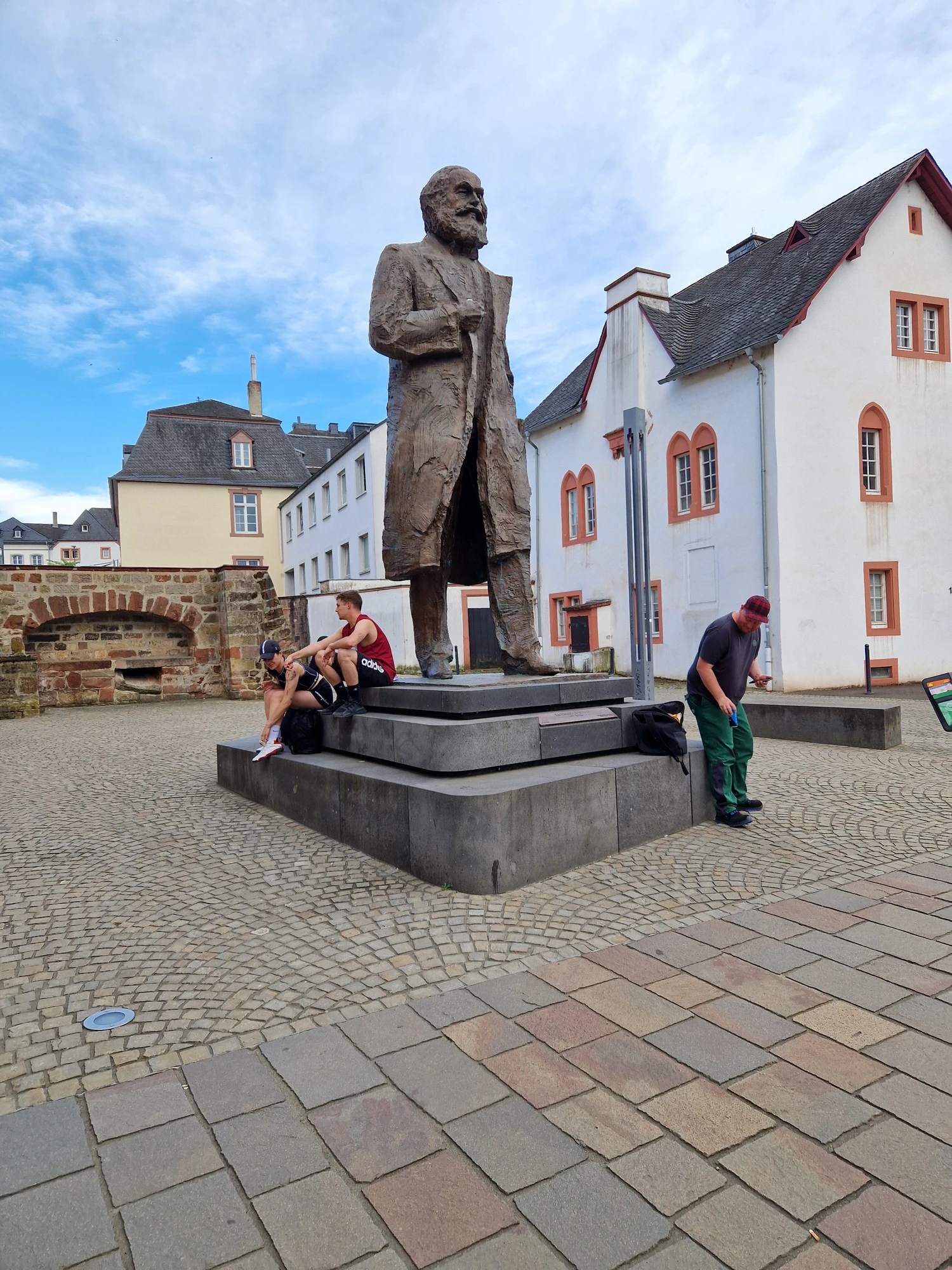 Marx vid Porto Nigra, Trier