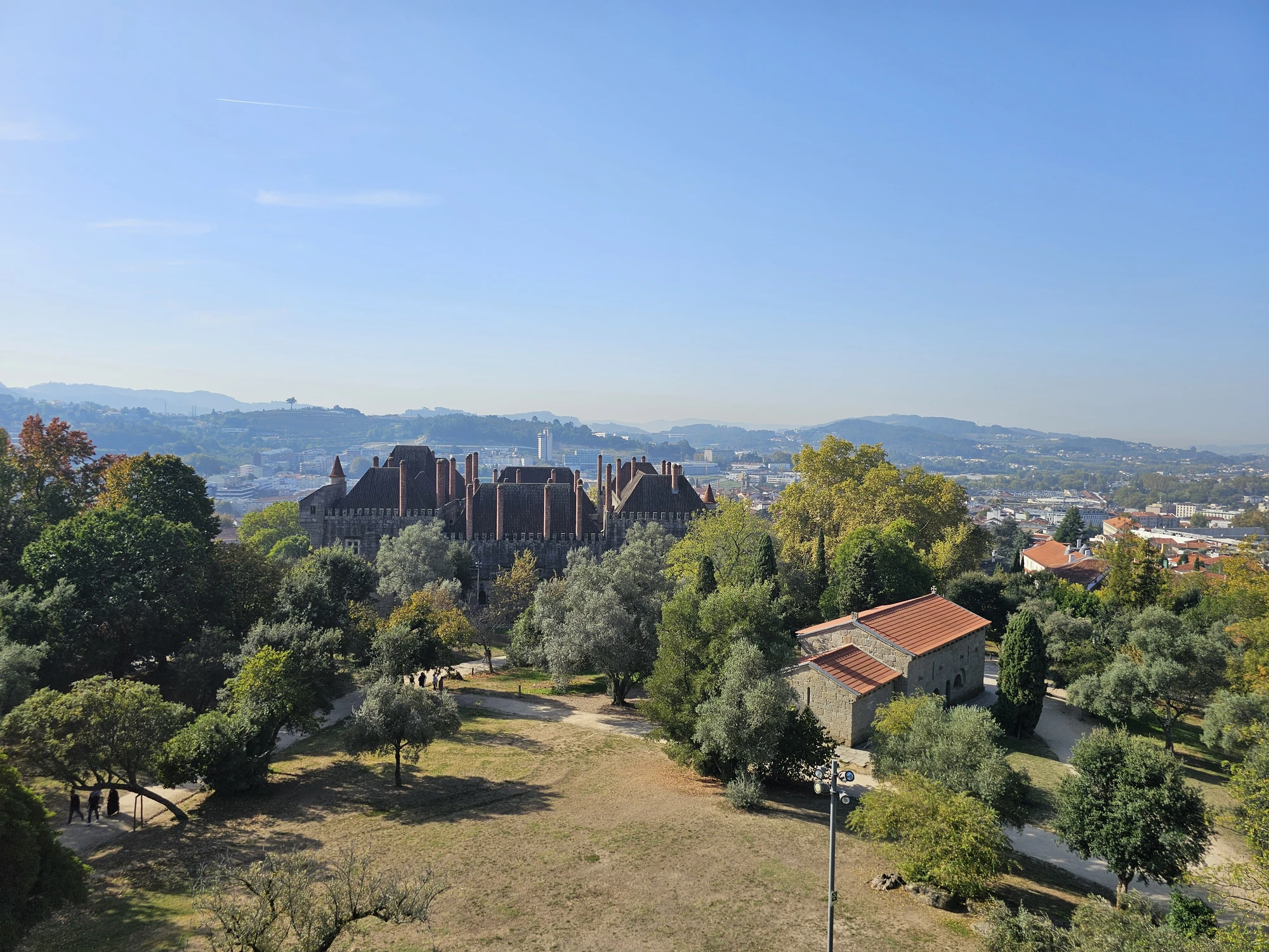 Guimaraes vy från Slottet Guimaraes vy från Slottet