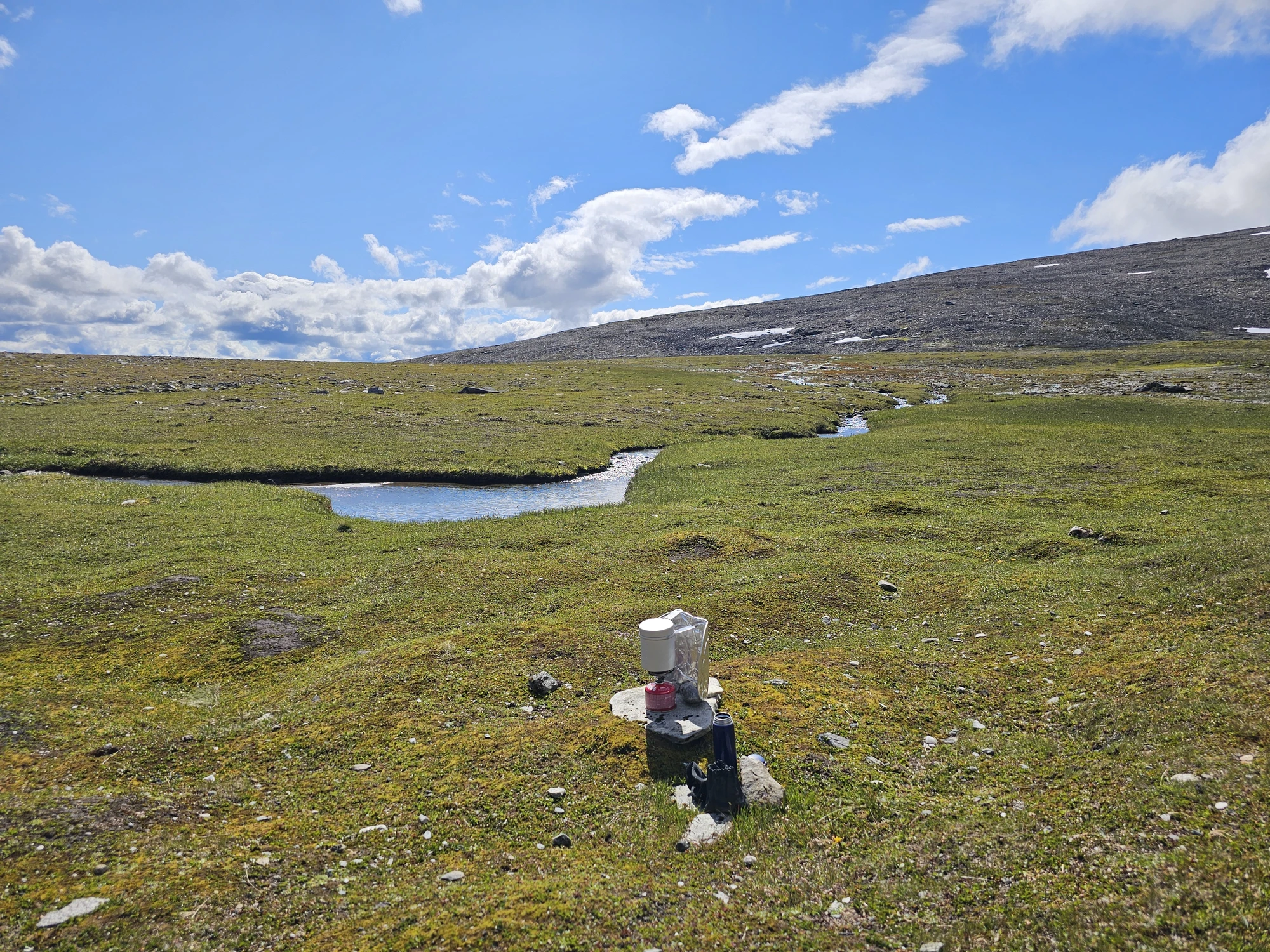 Lunch vid glaciären. Regnet kom några minuter efter den här bilden togs. Lunch vid glaciären. Regnet kom några minuter efter den här bilden togs.