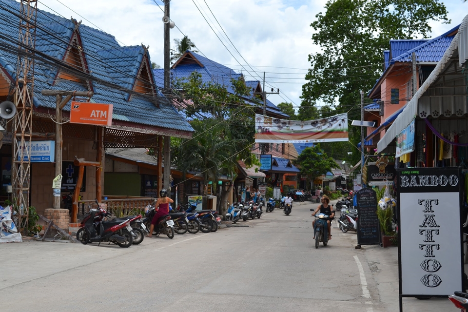 Byn Chalok Bay