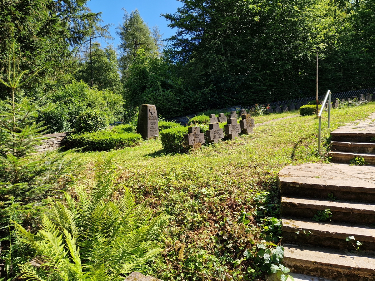 Vandring Bullay, Krigskyrkogård