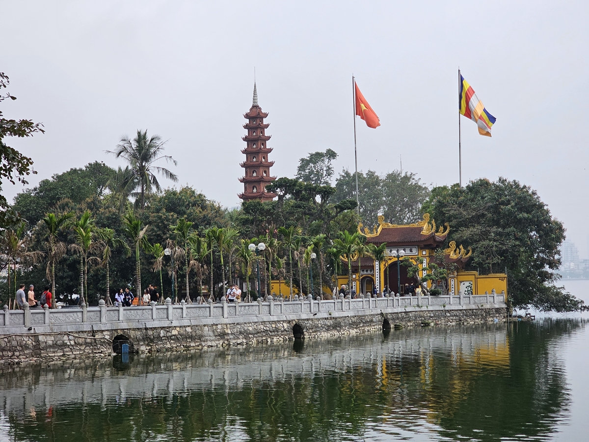 Tran Quoc Pagoden Hanoi